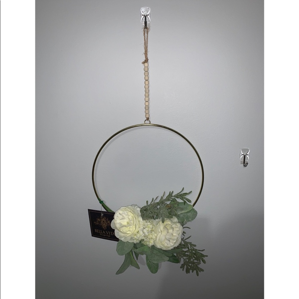 HANGING FLORAL WALL ACCENT